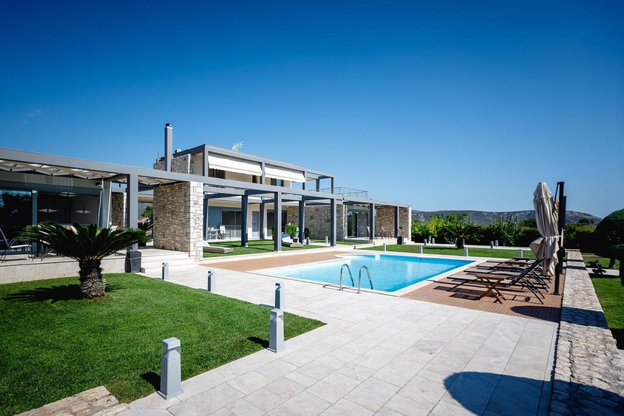 Gravaris House *