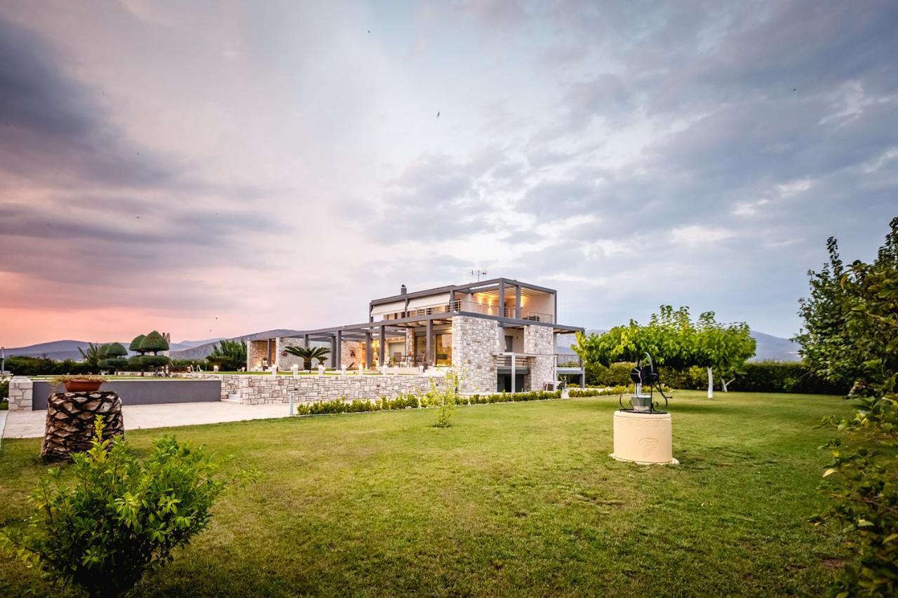 Gravaris House *